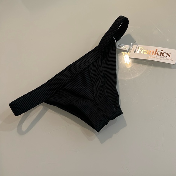 Frankies Bikinis Cole black bottoms - size XS - Picture 4 of 7